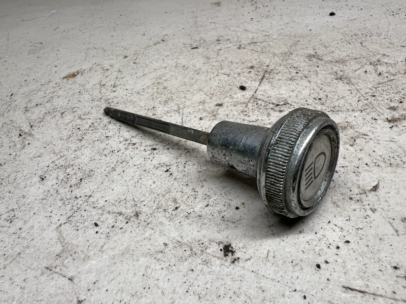 GMC TRUCK 1500 DASH HEADLIGHT SWTICH KNOB STEM C/K C10 K10 73 77-78 87  B19