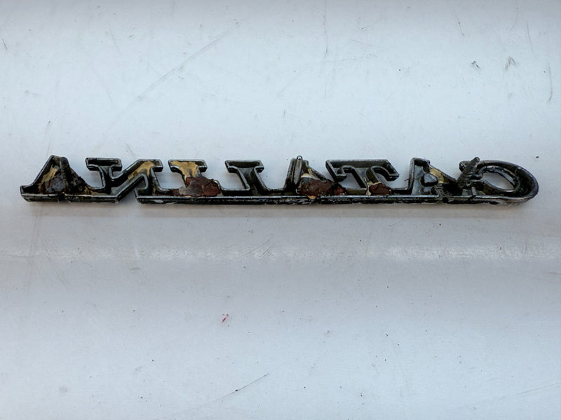 OEM GM 1971 - 1974 PONTIAC CATALINA FENDER EMBLEM GM 483920 1972 1973 E5-12