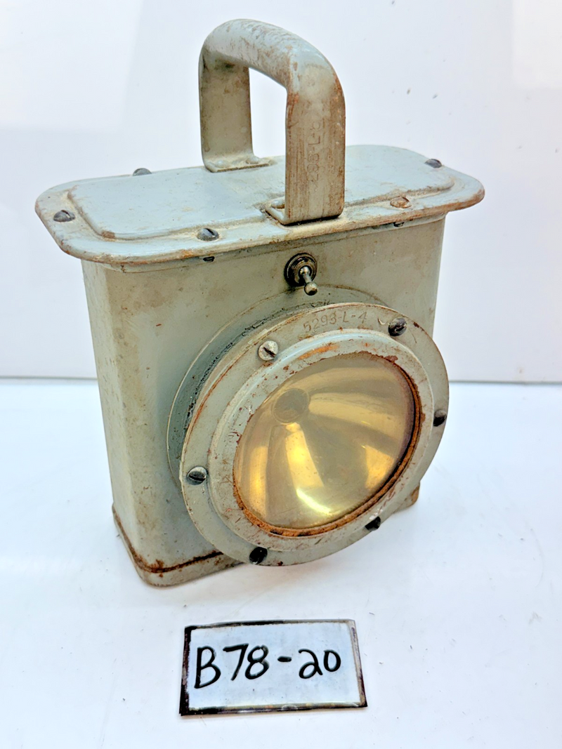 Original WWII Navy Battery Lantern 9-S 5293L Type JR-IS Delta STEAM PUNK B78-20