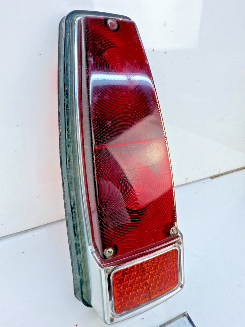 Vintage OEM Peugeot Genuine Rear Lens Tail Light BS 2515-G2 B75-39