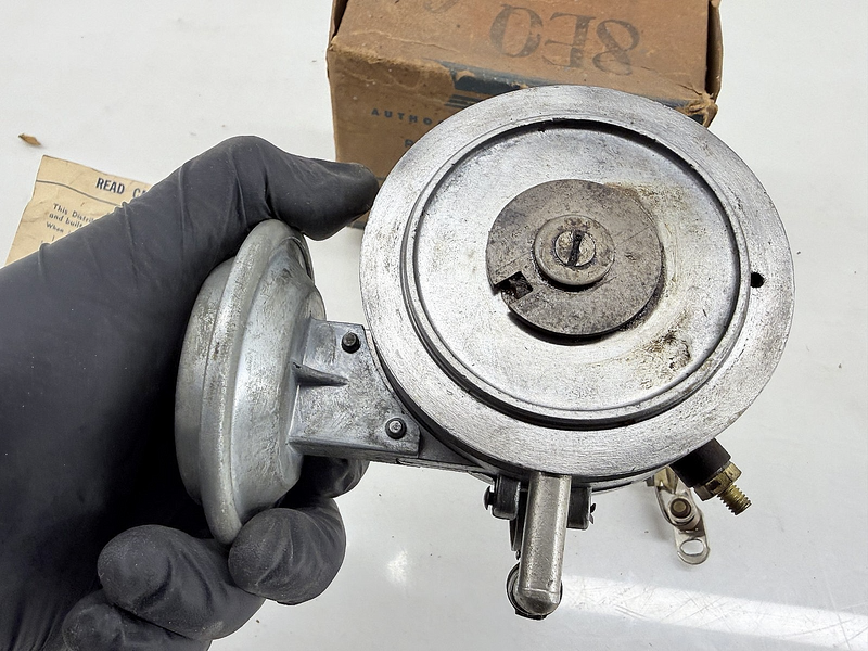 NOS Original 1951 Ford Truck F7 F8 Distributor 8EQ C51-16