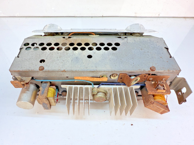 OEM 1959 - 1960 CHEVROLET IMPALA BELAIR BISCAYNE AM RADIO 59 60 B68-4
