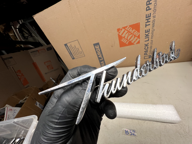 OEM 1961-1963 FORD THUNDERBIRD DASH EMBLEM FOMOCO C1SB-6304460-A 61 62 B32-9