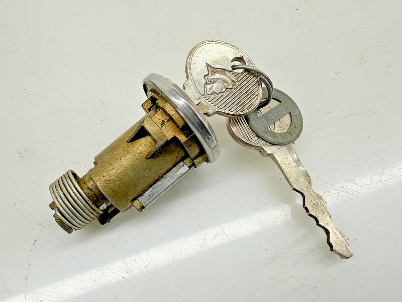 NOS 1964 - 1977 FORD LINCOLN MERCURY Trunk Lock Cylinder & Keys C57-25
