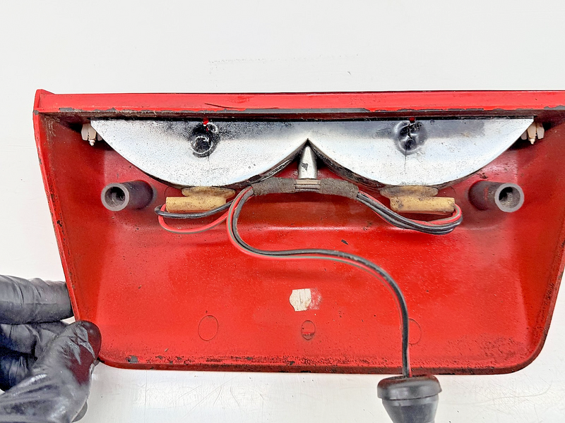 OEM 1987 - 1993 Ford Mustang Third Brake Light Assembly SAE-(2)U-86 MGC C64-39