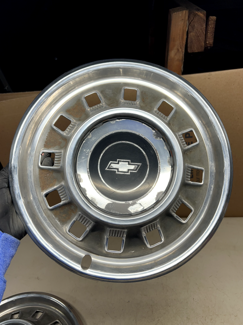 1967 Chevrolet Pair 14" HUBCAP Wheel Cover Biscayne IMPALA CAPRICE 67 B40-6