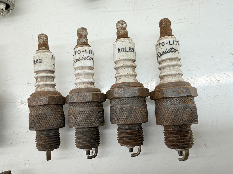 Vintage NOS Lot Autolite Champion Spark Plugs AR51 BF82 ARL82 AG52 AR80 H12Y C66