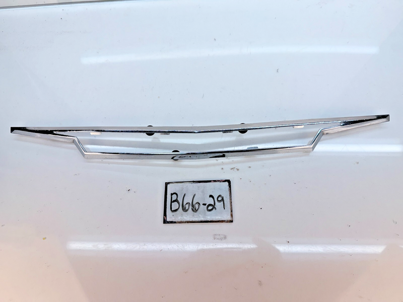 Original 1962 Chevy Hood Emblem Impala Belair Biscayne SS Full Size 62 B66-29