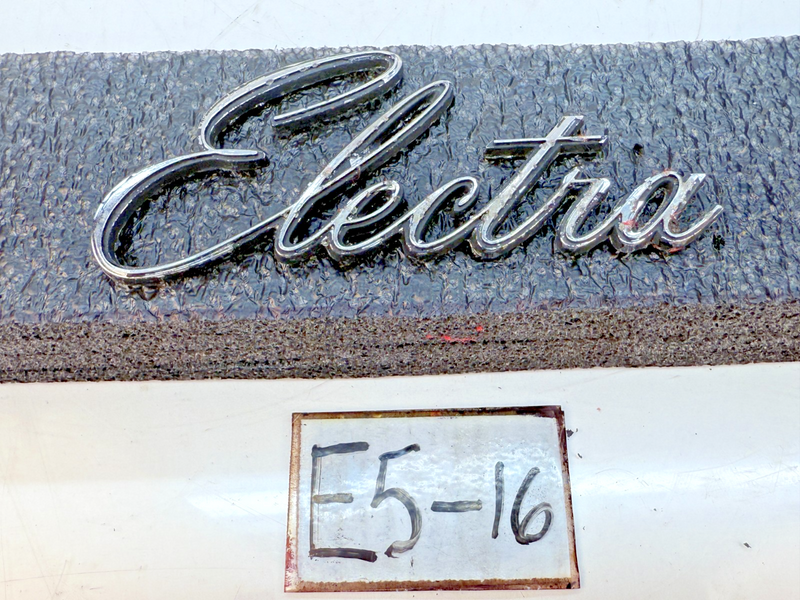 OEM 1969 Buick Electra 225 Trunk Lid Emblem 7656250 BUICK ELECTRA 225 E5-16