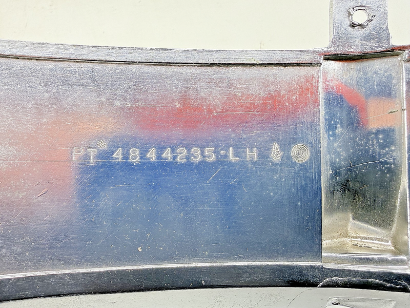 NOS GM 1962 OLDSMOBILE SUPER HOLIDAY 88 FRONT LH DOOR MOLDING CHROME 62 C51-22