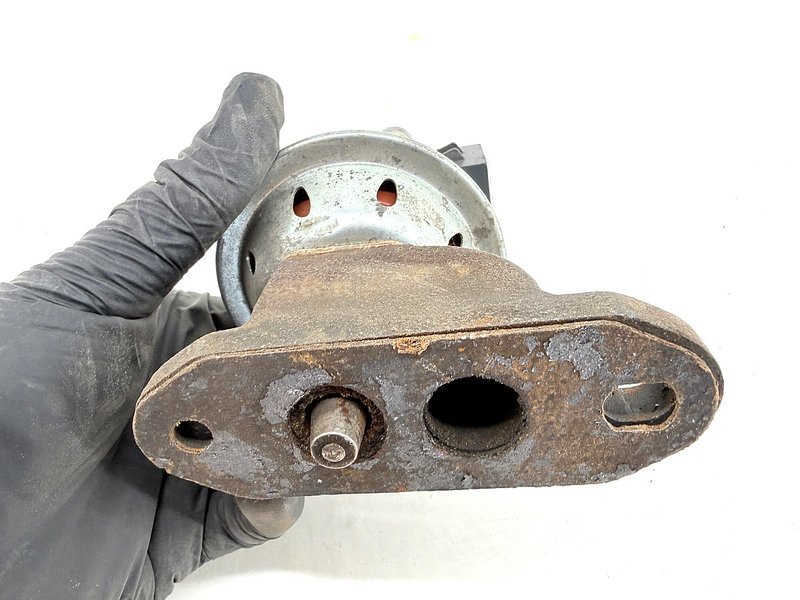 OEM 1982 - 1996 Ford F150 F250 Bronco Exhaust Gas Recirculation (EGR) Valve C69