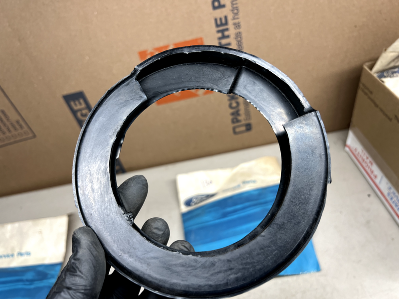 NOS Ford Insulator Part C2SZ-5415-C B31-130