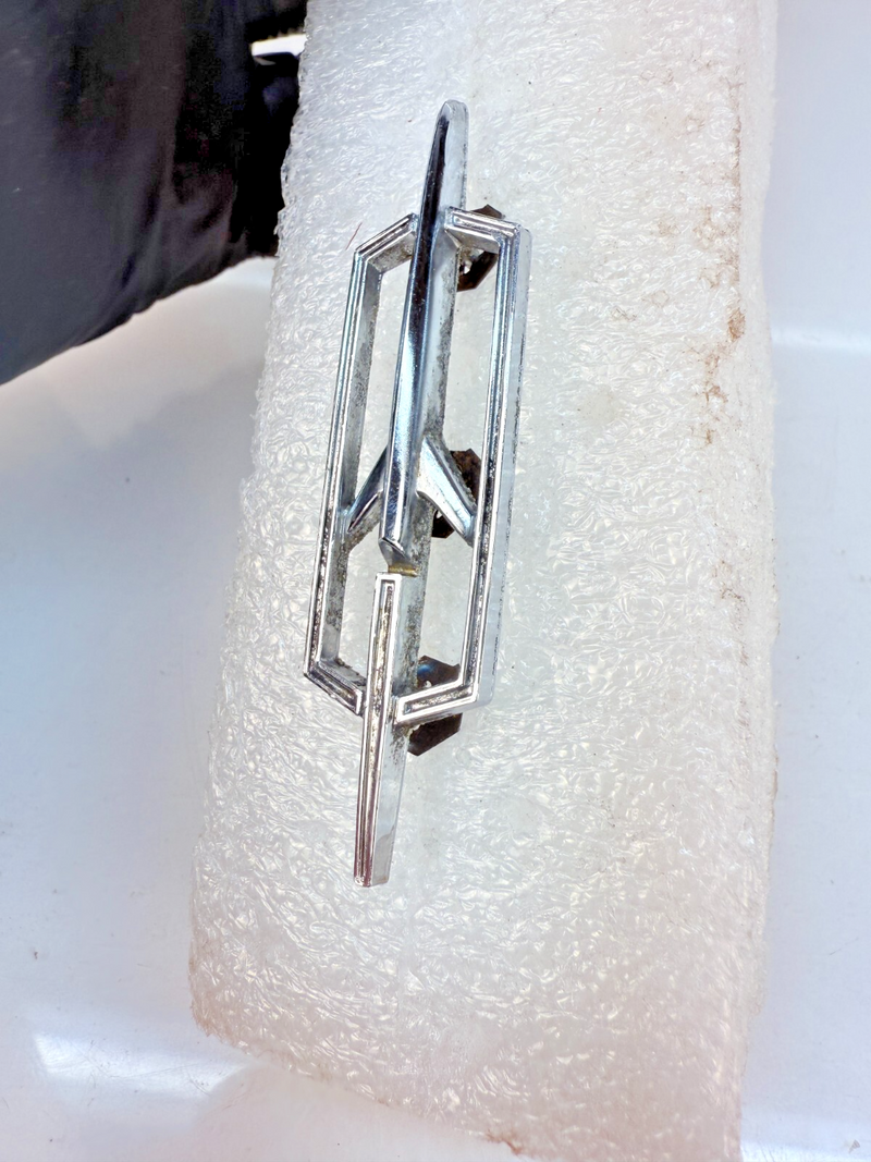 RARE OEM Oldsmobile Olds Rocket Grille Emblem Chrome Badge 408585 B32-232