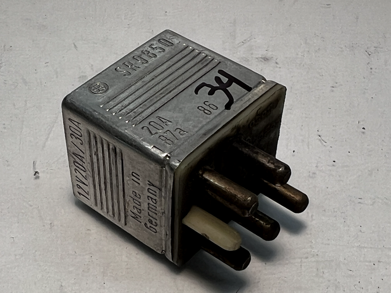 OEM Mercedes Benz 560SL Multi-Purpose Relay 0015420219 C2-34