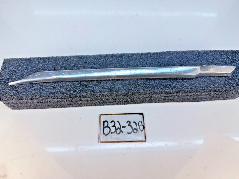 OEM 1973 - 1976 Ford Ranchero Belt Line Moulding RIGHT RH Trim Panel B32-328