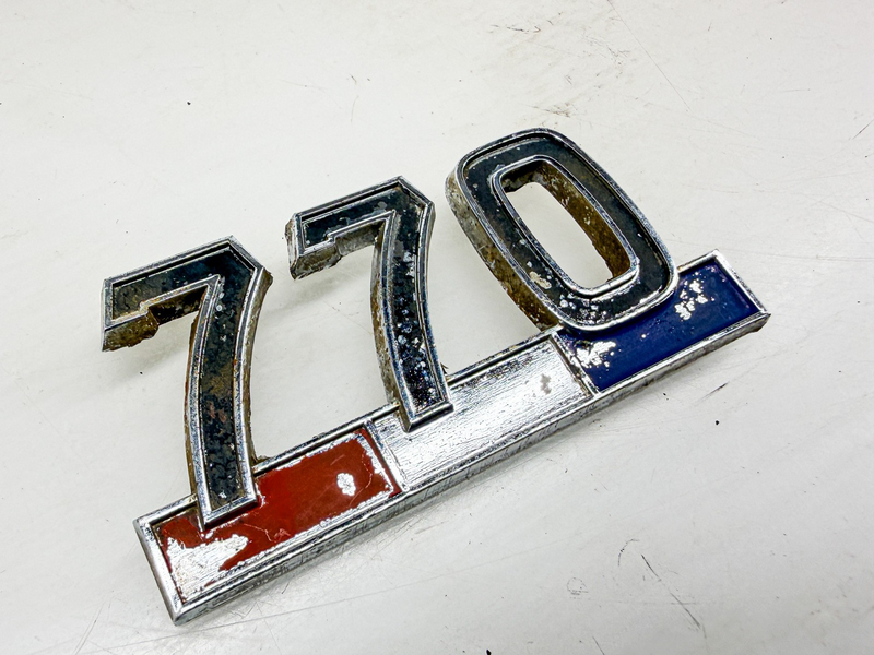 OEM 1964 1965 RAMBLER AMERICAN 770 FENDER EMBLEM AMC 3645927 E10-92