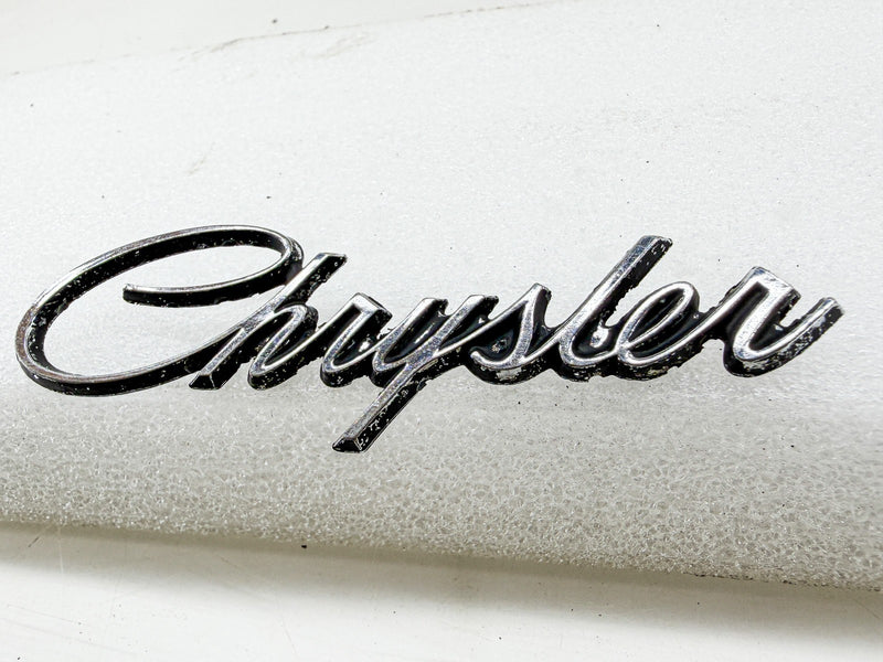 OEM 1968 Chrysler Newport Emblem 2840010 E10-77
