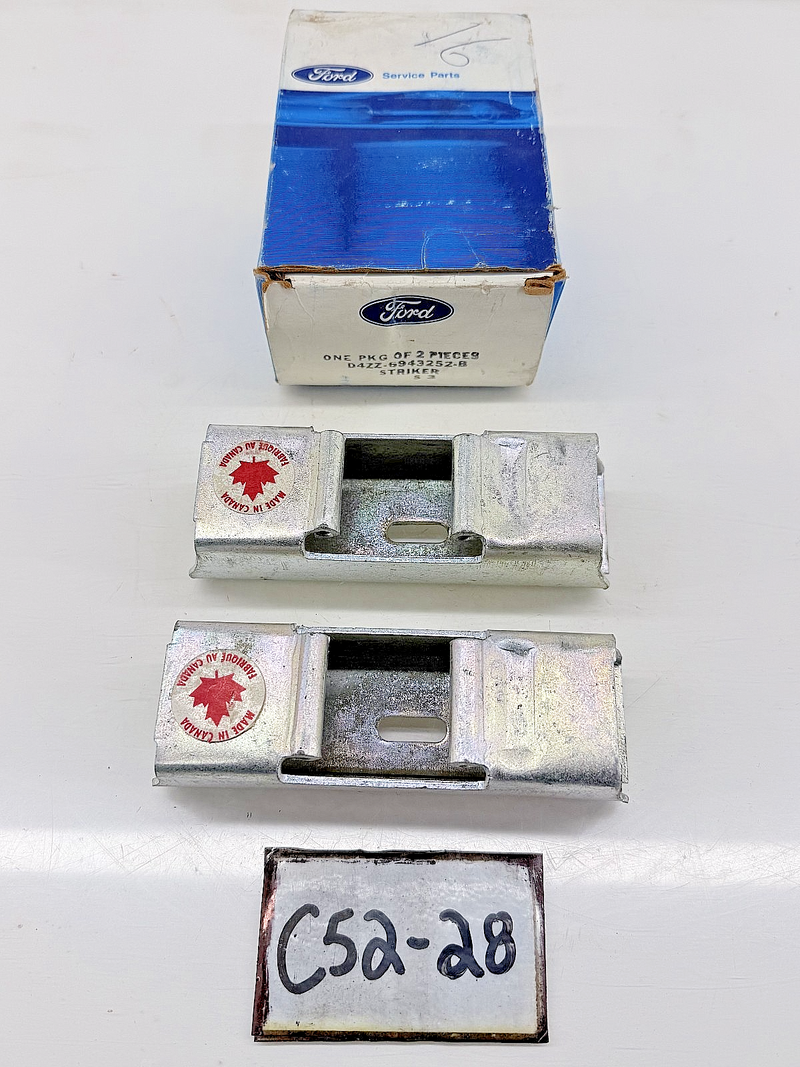 NOS 1974 - 1976 FORD MUSTANG II TRUNK DOOR LATCH STRIKER PLATE D4ZZ-6943252B C52