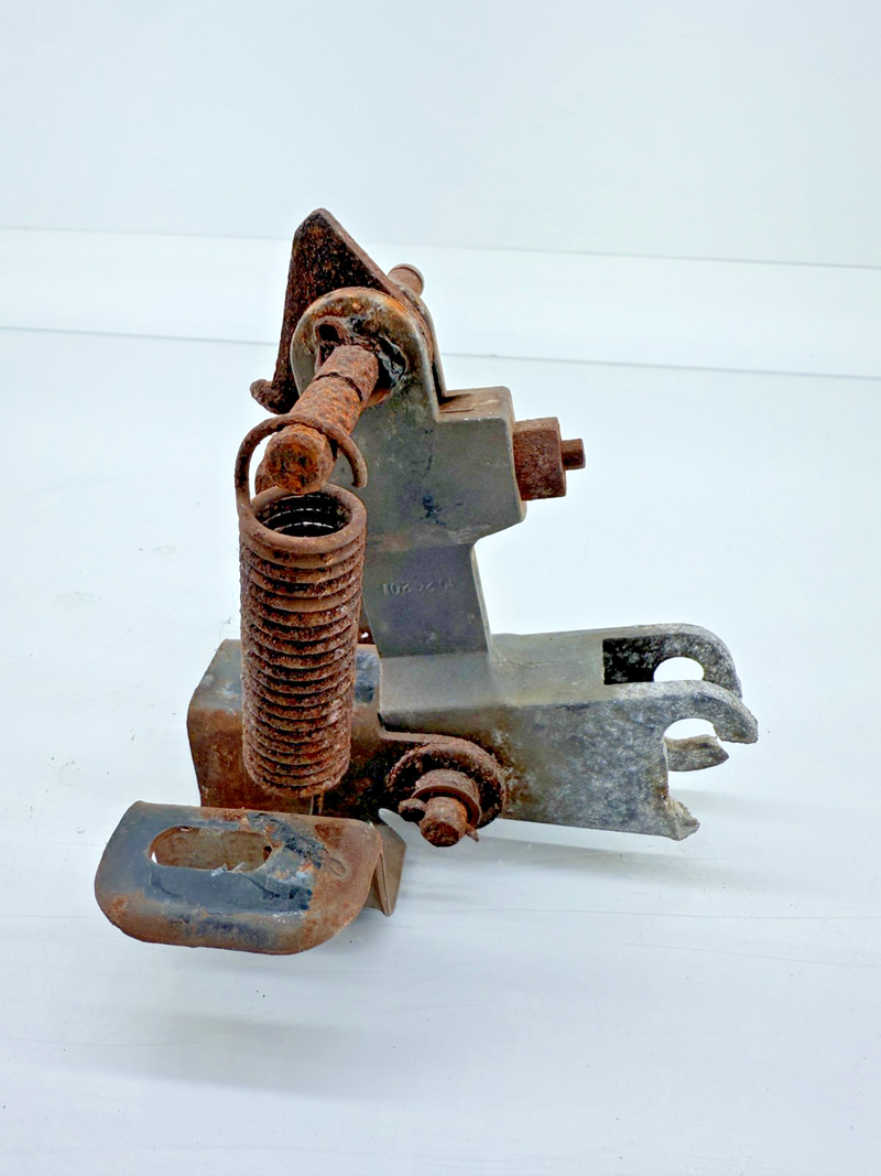 OEM 1968 C3 Chevy Corvette Headlight Actuator Link Bracket 3926201 C32-22