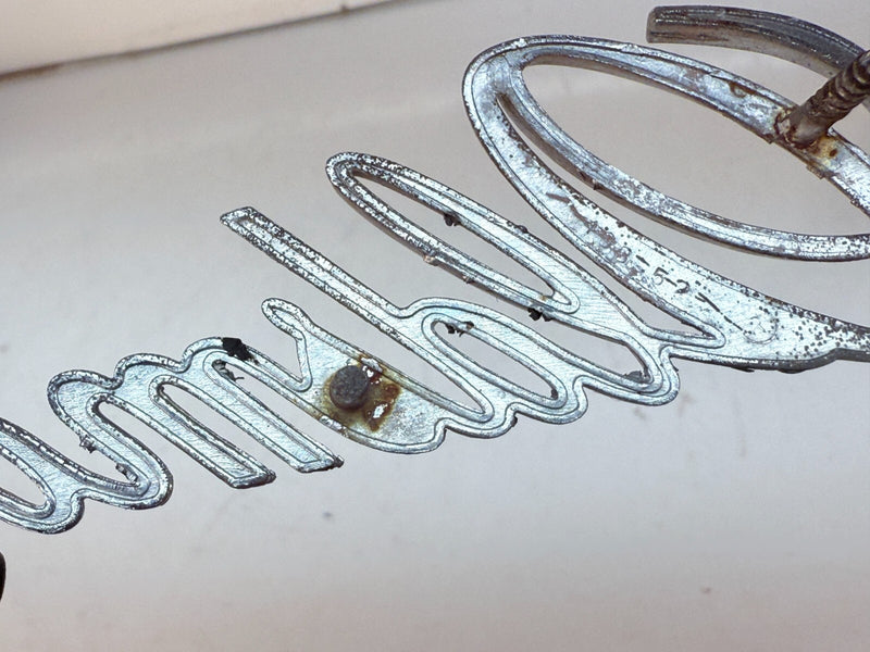 1972 - 1977 OLDSMOBILE CUTLASS TRUNK LID EMBLEM 9858568 B32-348