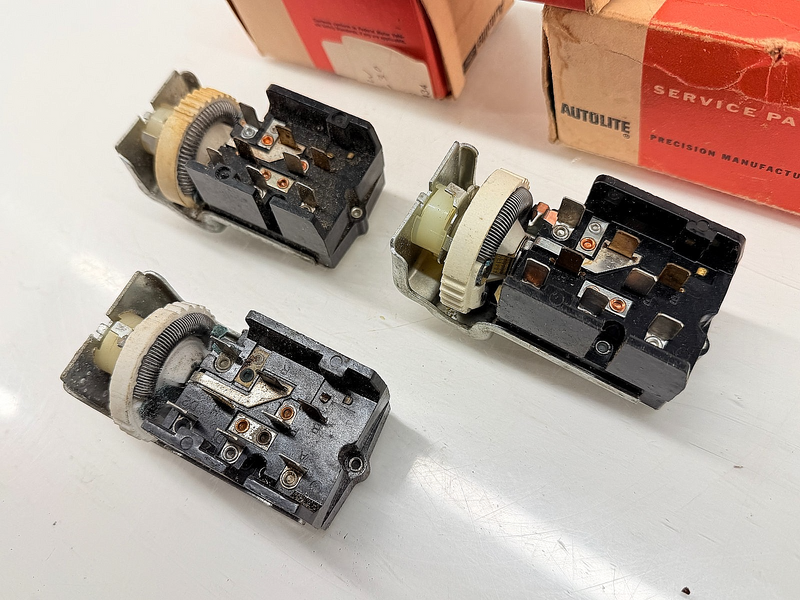 (1) NOS 1965 Ford Motorcraft Headlight Switch C5GY-11654-C SW-630 C56-52