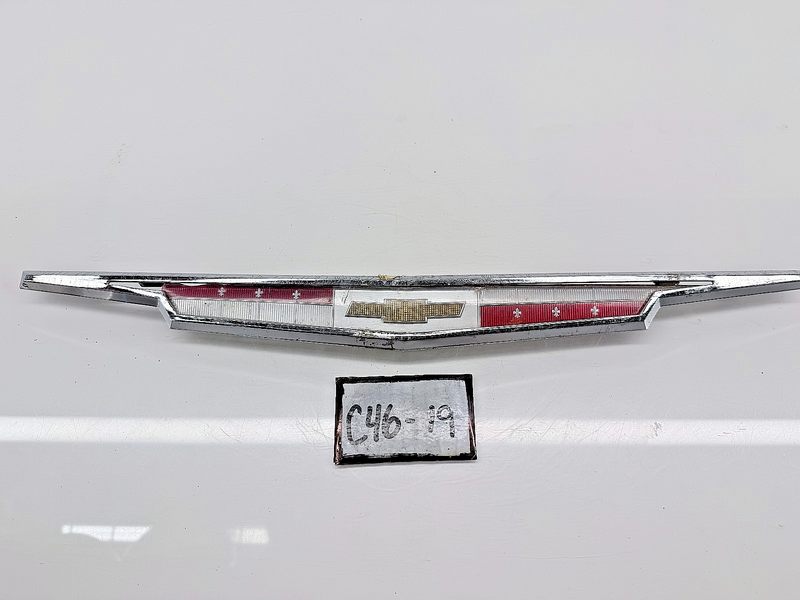 OEM 1962 CHEVROLET IMPALA BELAIR BISCAYNE TRUNK EMBLEM 3816347 C46-19