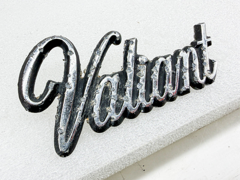 OEM 1975 1976 PLYMOUTH VALIANT FENDER EMBLEM MOPAR 3811435 E10-101