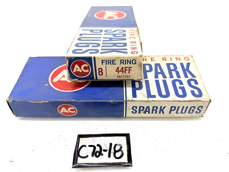 (1) NOS 1961 - 1969 Chevrolet Corvair Fire Ring Spark Plugs Set 5612302 C72-18