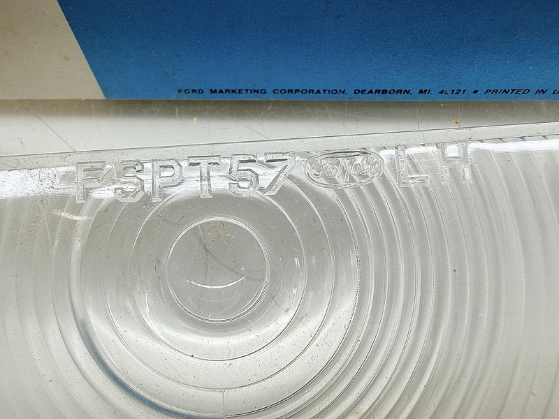 NOS 1957 FORD THUNDERBIRD PARKING LIGHT LENS RH LH PAIR B7S-13209-A C77-18