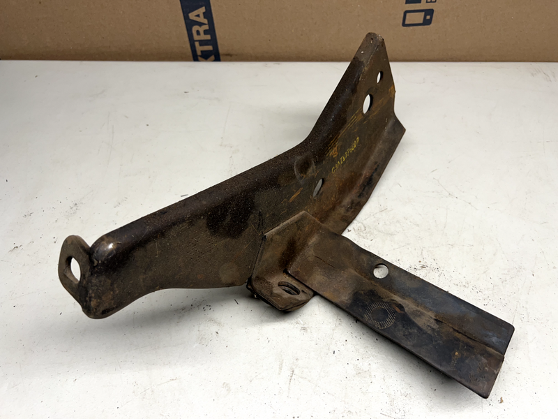 OEM 1963 Ford Galaxie 500 XL Squire FRONT BUMPER RH INNER MOUNTING BRACKET U3B