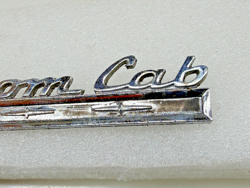OEM 1967 - 1972 Ford Custom Cab Pickup Truck Emblem Badge C8TB-8140683-A E9-73