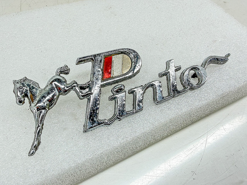 OEM 1971 - 1975 FORD PINTO RUNNING HORSE EMBLEM D12B-16B114-AB E10-47