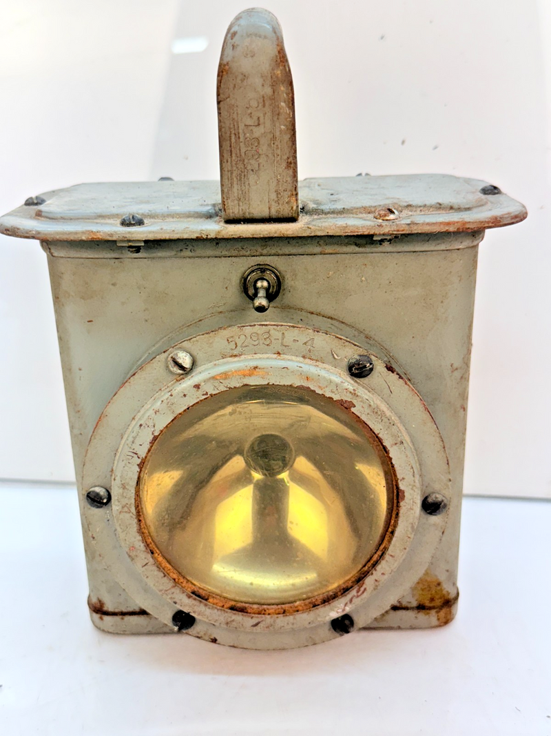 Original WWII Navy Battery Lantern 9-S 5293L Type JR-IS Delta STEAM PUNK B78-20