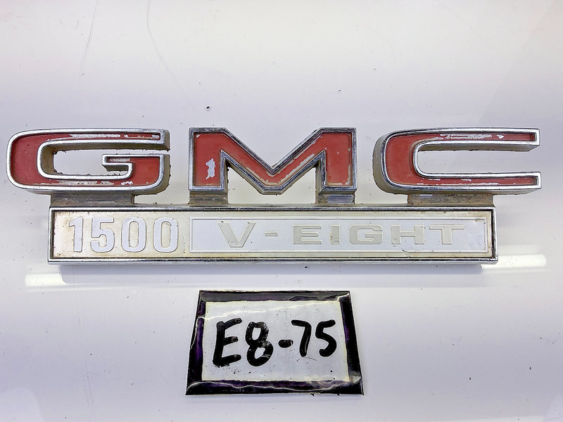 OEM 1967 - 1972 GMC Pickup Truck 1500 V-EIGHT FENDER EMBLEM 646067 Badge E8-75
