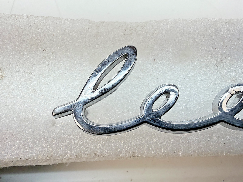 Original 1941 - 1948 Chevy FLEETLINE Trunk Lid EMBLEM / NAME PLATE GM E8-66