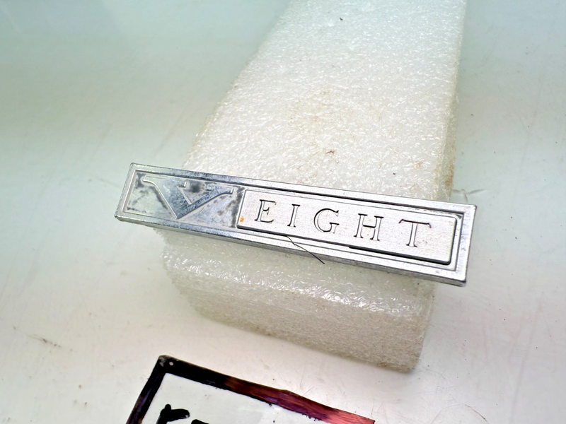 OEM 1966 1967 1968 Plymouth Barracuda Satellite V8 V Eight Fender Emblem E7-18