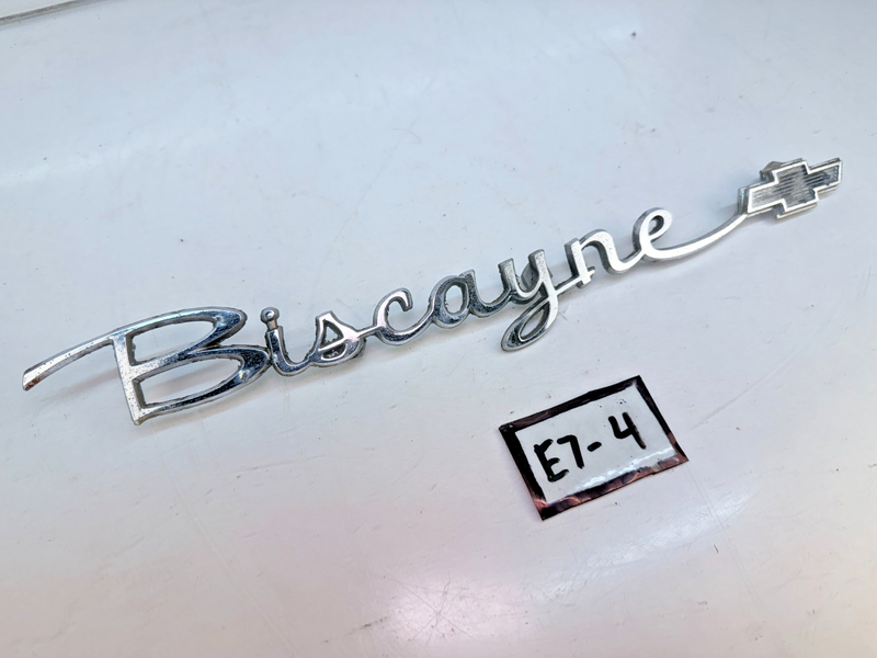 OEM 1964 CHEVROLET BISCAYNE CHROME QUARTER PANEL SCRIPT EMBLEM 4886814 E7-4