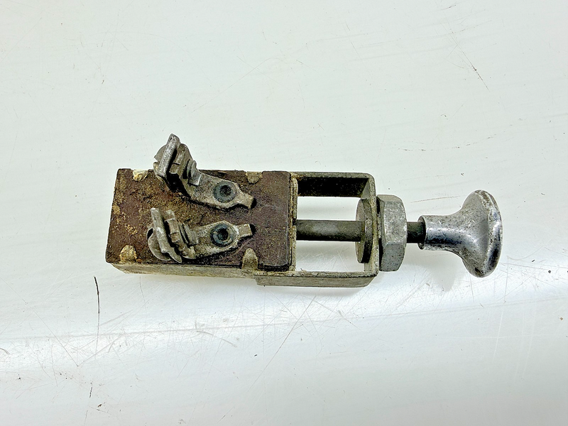 (1) Vintage Push Pull Dash Switches Flat Chrome Knobs 1930s 1940s Ford C67-167