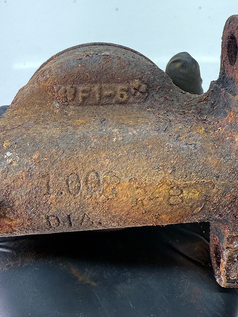 Vintage Single Reservoir Brake Master Cylinder Cast Iron Drum Brake 1950s C22-55