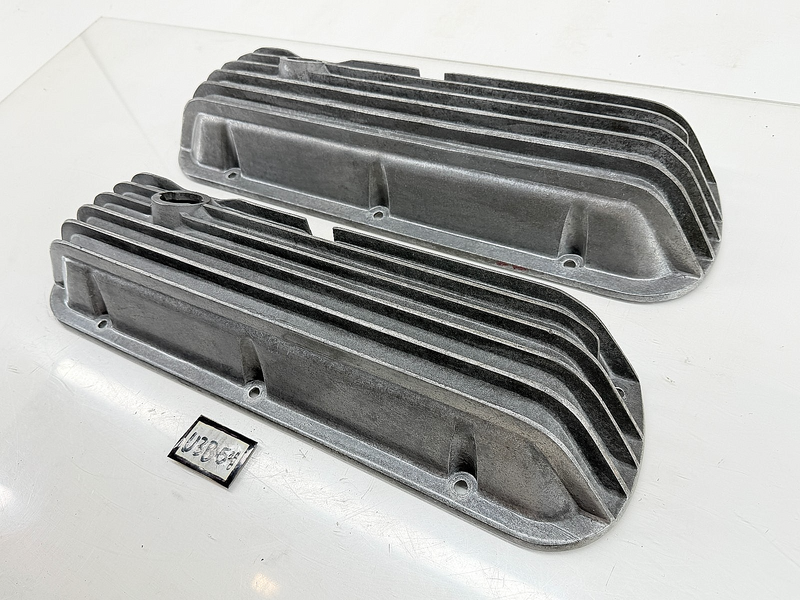 Cal Custom 40-1017 Finned Aluminum Valve Covers Ford SBF 260 289 302 351W U3B-54