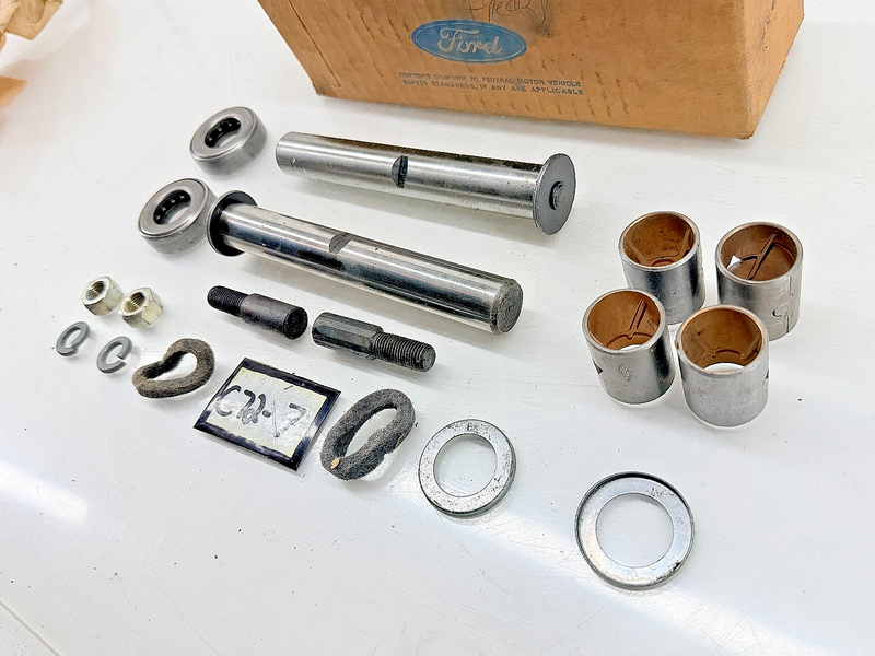 NOS 1953 - 1956 Ford F-100 F-250 Steering King Pin Set C72-7