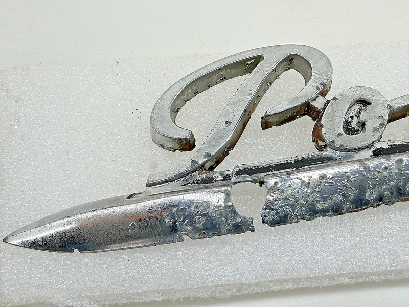 RARE OEM 1951 1952 Pontiac Emblem Script Nameplate 511997 51 52 E9-75