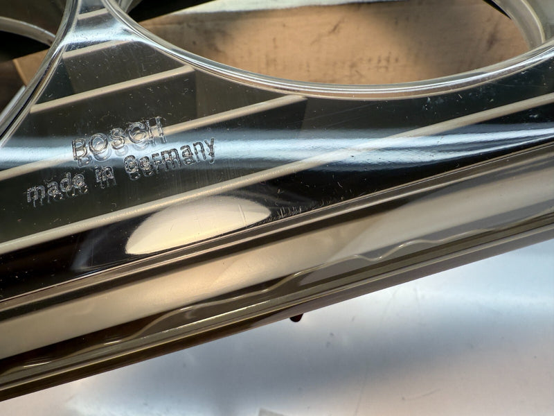 NOS OEM Mercedes Benz W123 240D 300D 300TD Right Head Light Trim C6-3