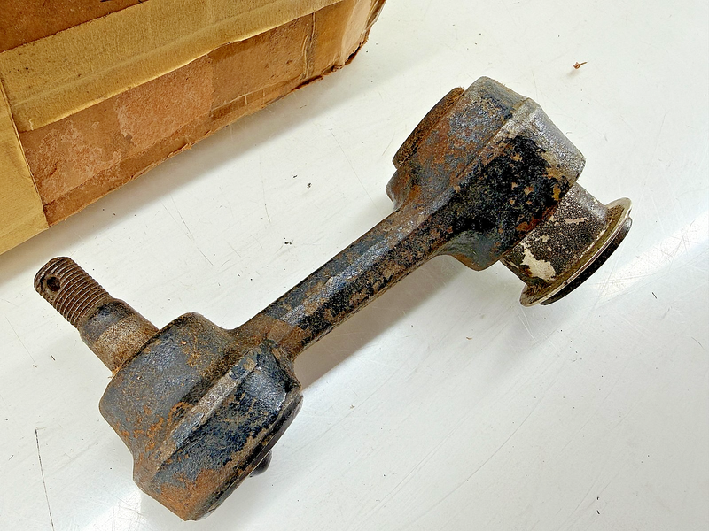 NOS 1963 1964 FORD FALCON COMET V8 POWER STEERING IDLER ARM C3DA-3B452-H C18-55