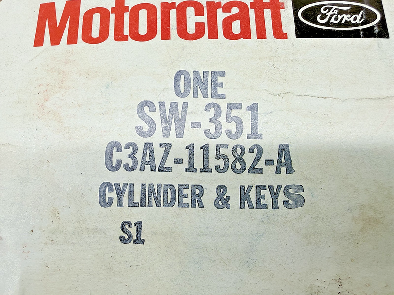 (1) NOS 1960-72 Ford Bronco Galaxie Falcon Ignition Cylinder & Keys C3AZ-11582-A