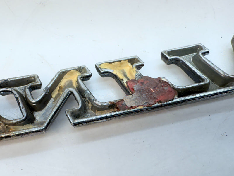 OEM GM 1971 - 1974 PONTIAC CATALINA FENDER EMBLEM GM 483920 1972 1973 E5-12