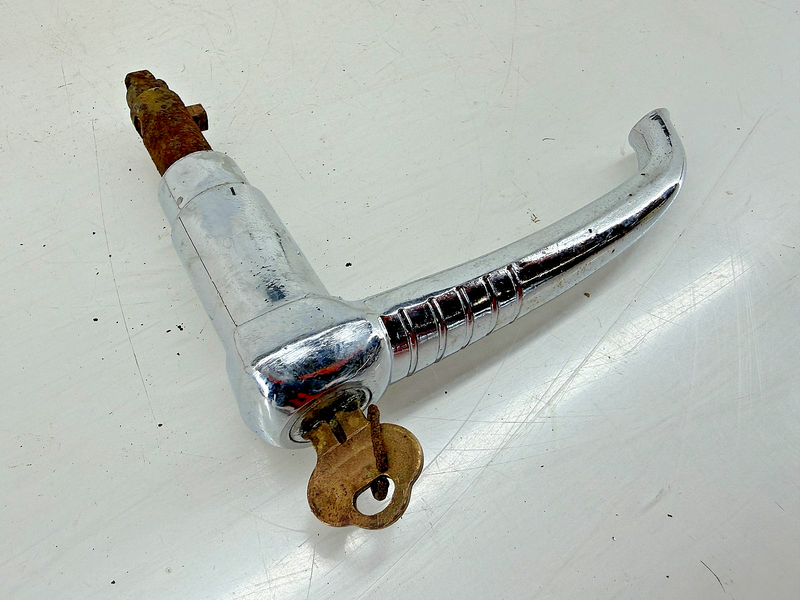 Vintage 1930s 1940s Buick Deck Lid Trunk Handle w/ Key Lock GM C34-36