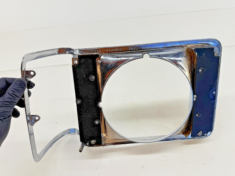 NOS 1975 1976 1977 Ford Grenada Headlamp Bezel D6DB-13064-AC LH C63-12