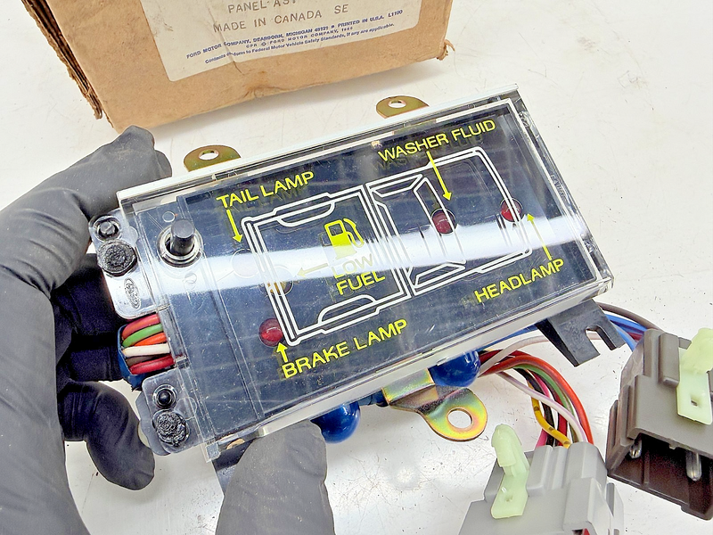 NOS 1983 - 1986 FORD TRUCK WARNING LIGHT INDICATOR PANEL E3TZ-10B987-A C75-63