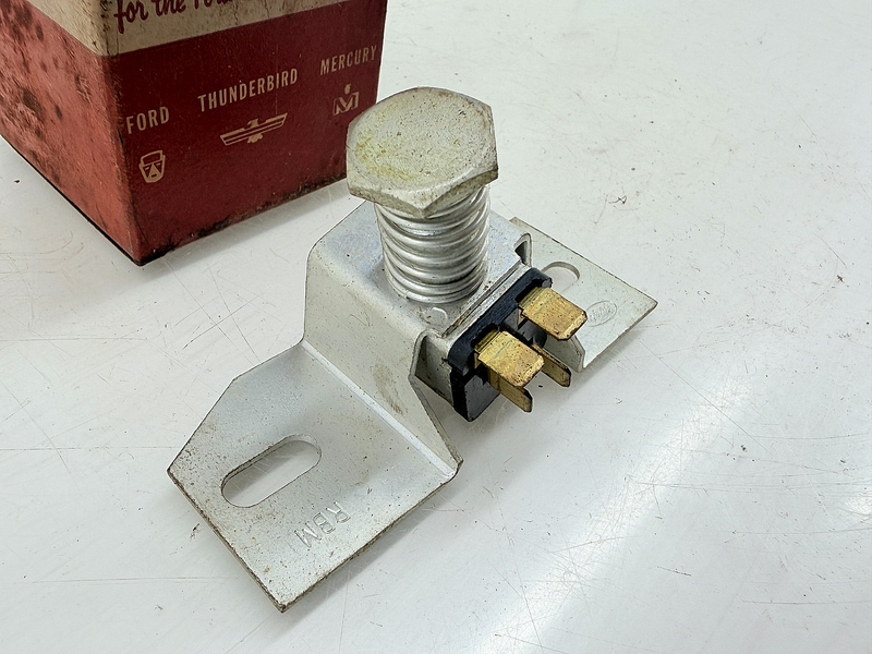 NOS 1961 - 1964 Ford Custom Galaxie 500 XL 3-SPEED OVERDRIVE KICKDOWN SWITCH C71